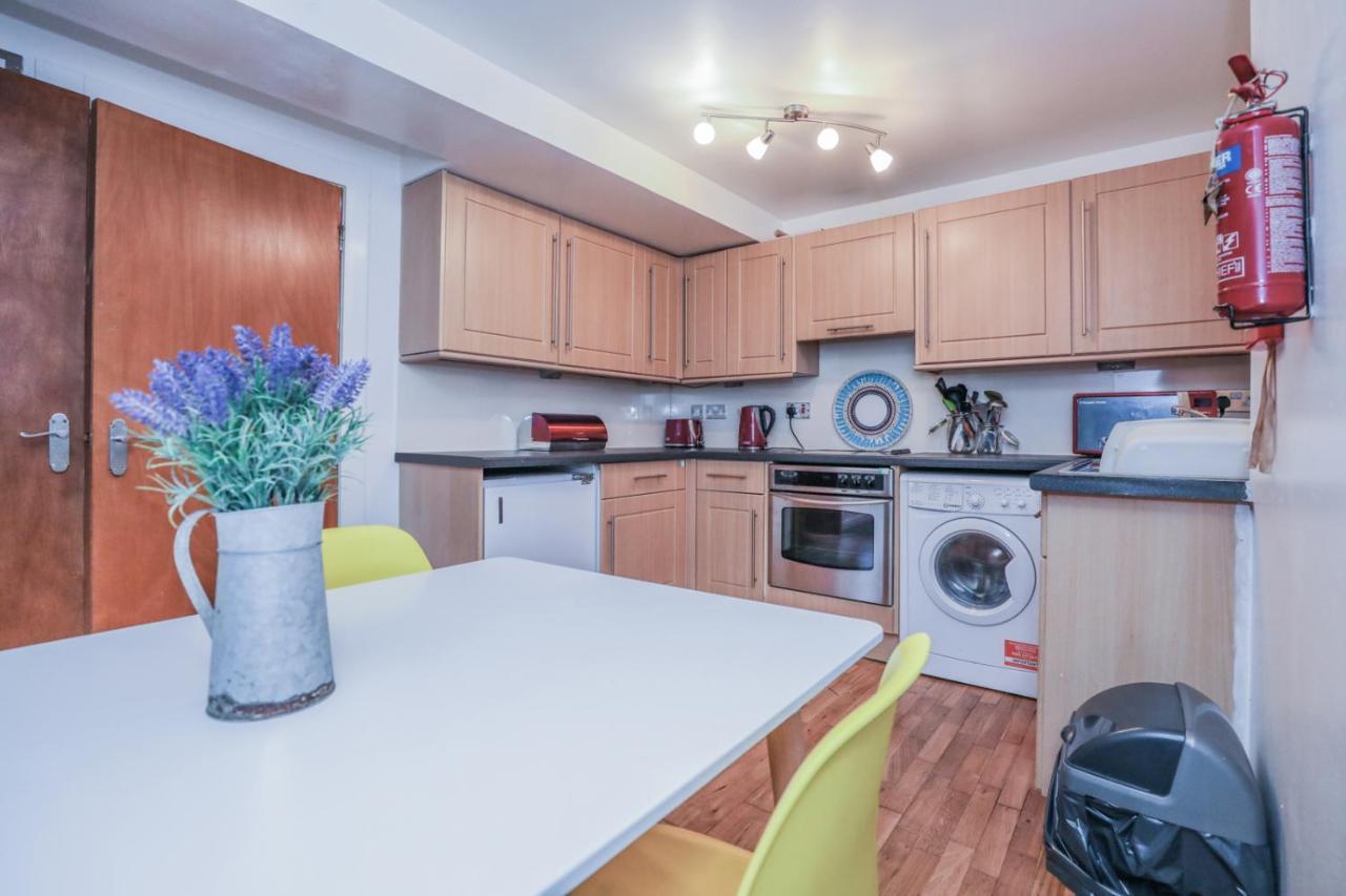 Beautiful 1-Bed Apartment Near Castle Édimbourg Extérieur photo